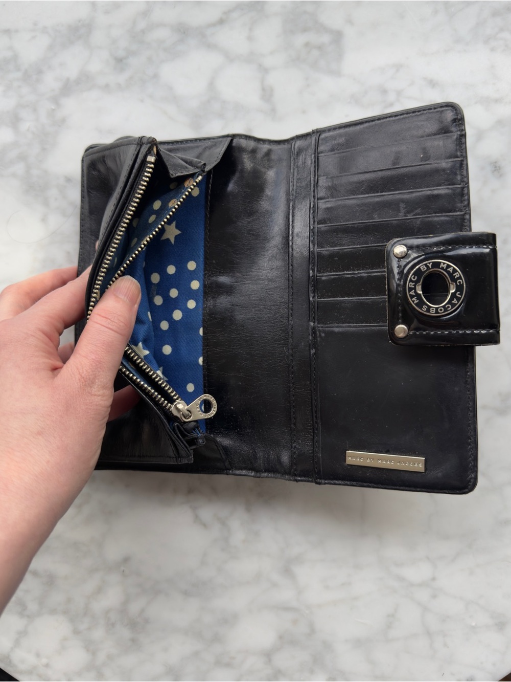Marc Jacobs Black Patent Leather Snap Wallet (Very good condition) - Picture 3 of 3